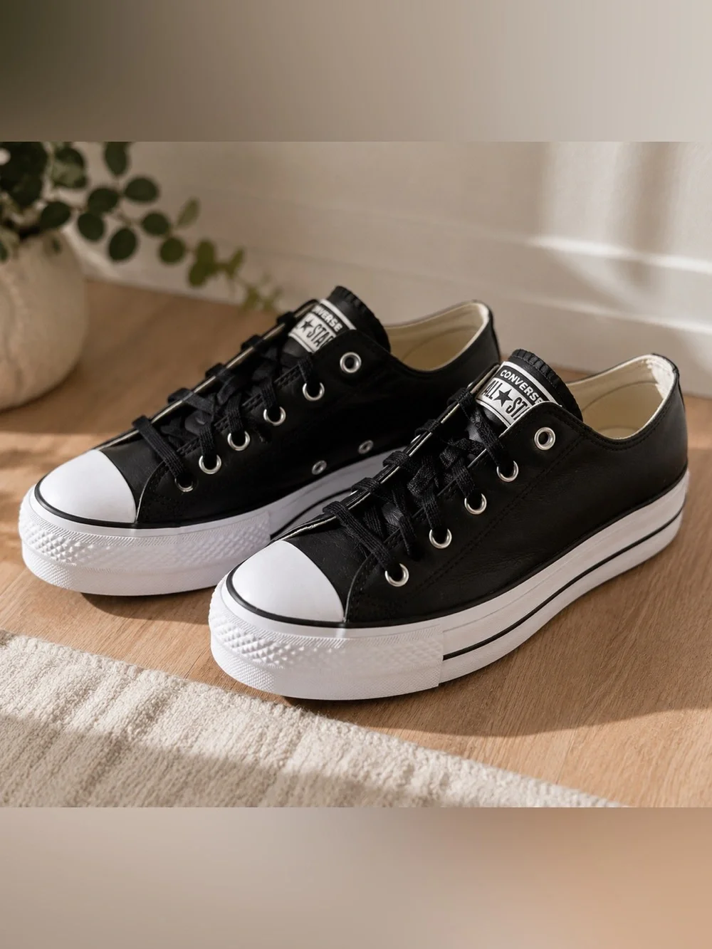 Converse CTAS Lift Ox Leather Platform Sneakers Black White Women’s 9.5 561681C